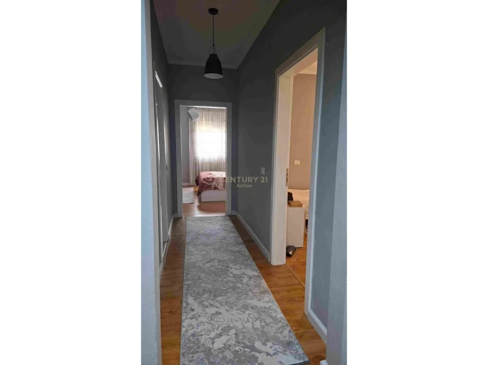 Tirane, jepet me qera apartament 2+1+Aneks+Ballkon Kati 3, 119 m² 800 € (Don Bosco)