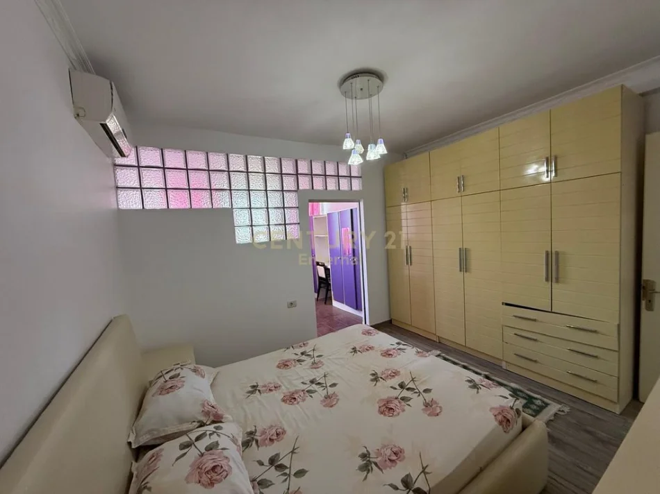 Tirane, shitet apartament 2+1 Kati 1, 83 m² 115.000 € (Kombinat)