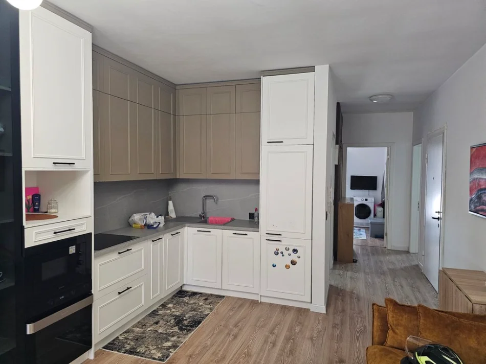 Tirane, shitet apartament 2+1+Ballkon Kati 8, 105 m² 190.000 € (astir)