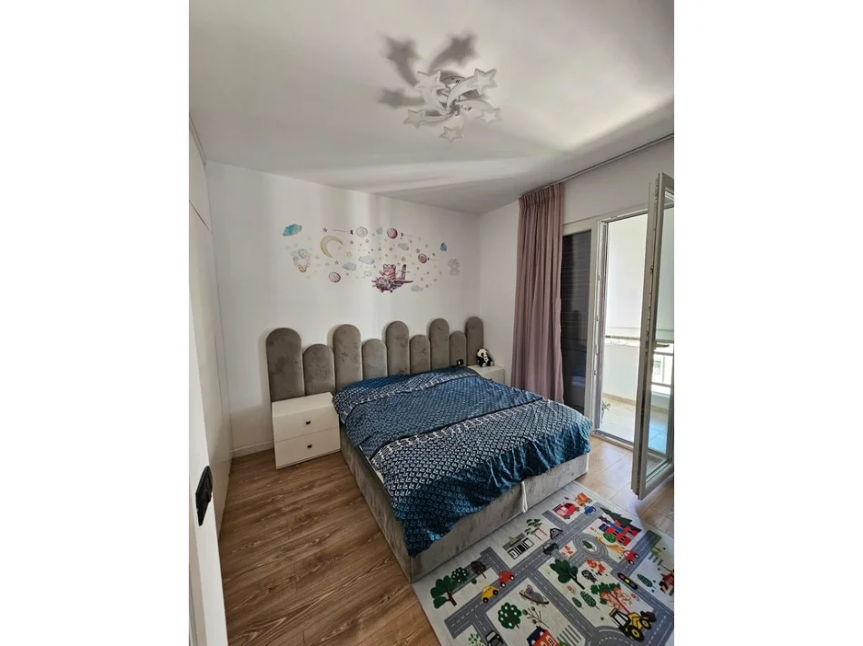 Tirane, shitet apartament 2+1+Ballkon Kati 8, 105 m² 190.000 € (astir)