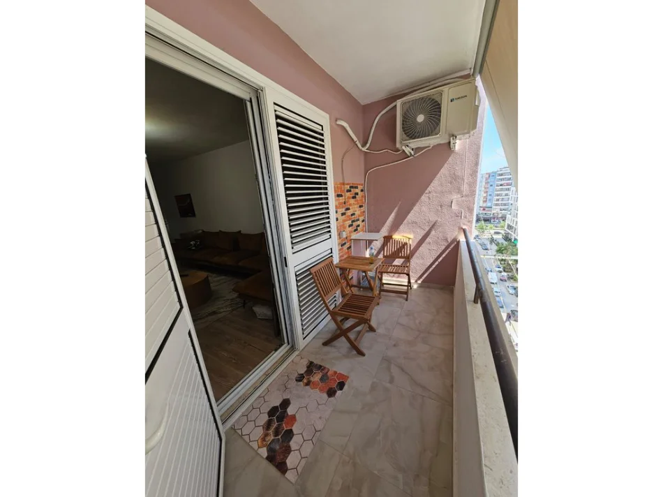 Tirane, shitet apartament 2+1+Ballkon Kati 8, 105 m² 190.000 € (astir)