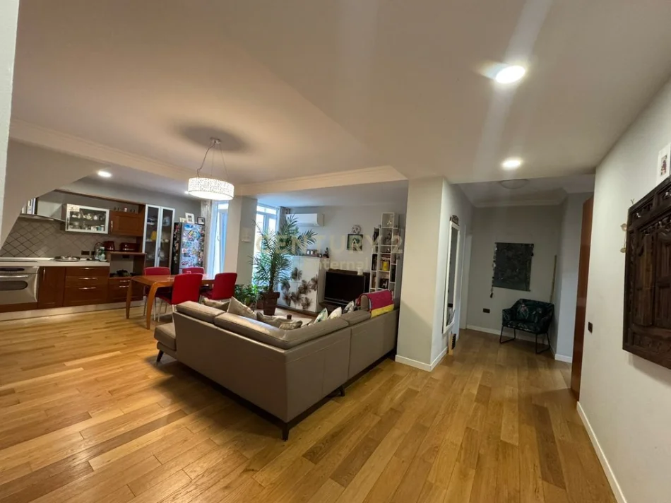 Tirane, shitet apartament 2+1 Kati 5, 115 m² 430.000 € (Ish Garda)