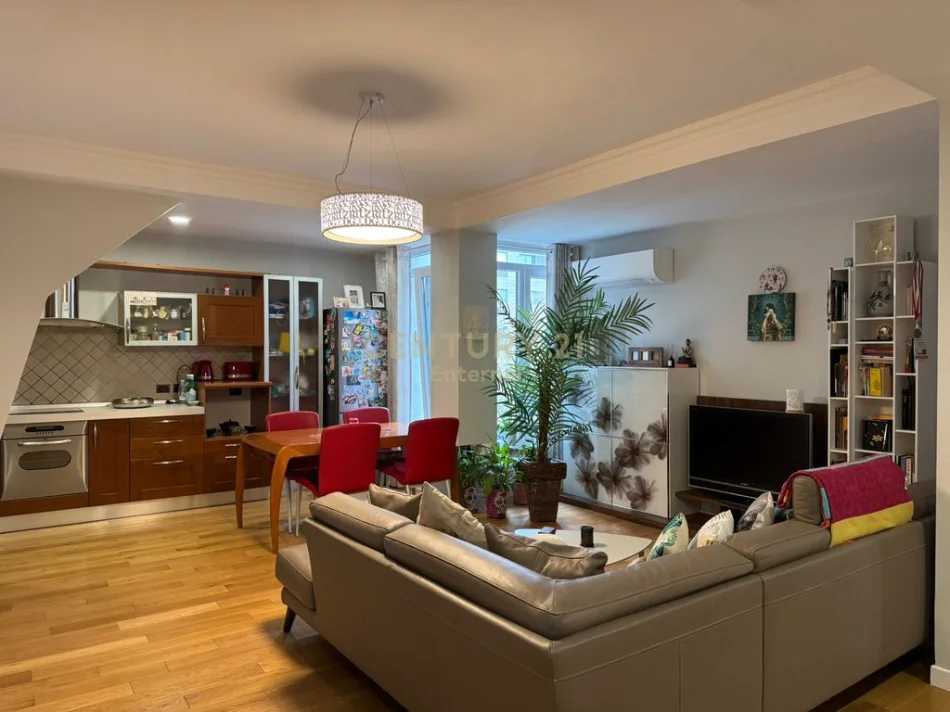 Tirane, shitet apartament 2+1 Kati 5, 115 m² 430.000 € (Ish Garda)