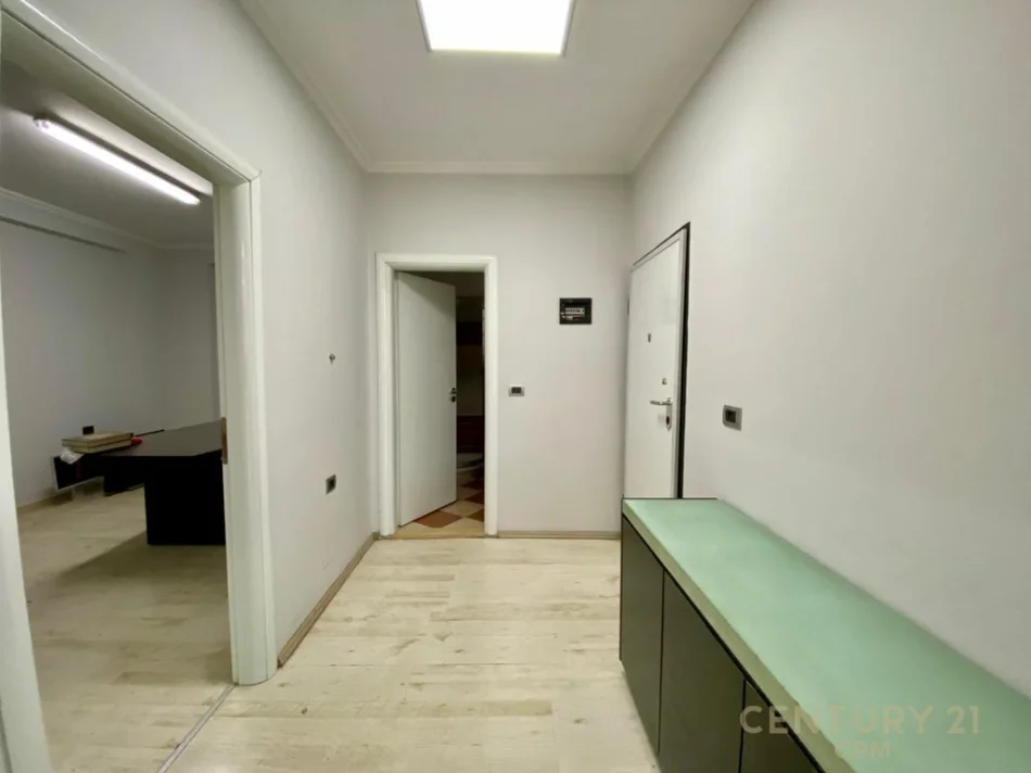 Tirane, shitet apartament 2+1 Kati 6, 93 m² 200.000 € (21 dhjetori)