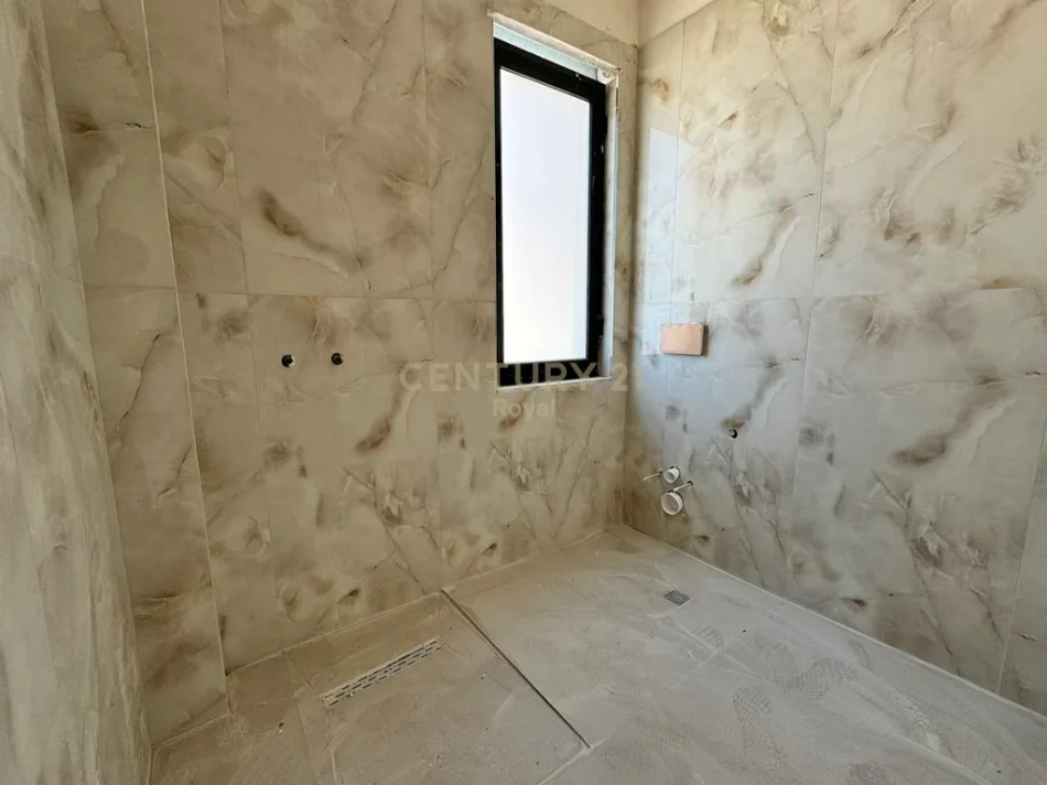Durres, shitet apartament 2+1+Ballkon Kati 3, 124 m² 118.000 € (Golem)