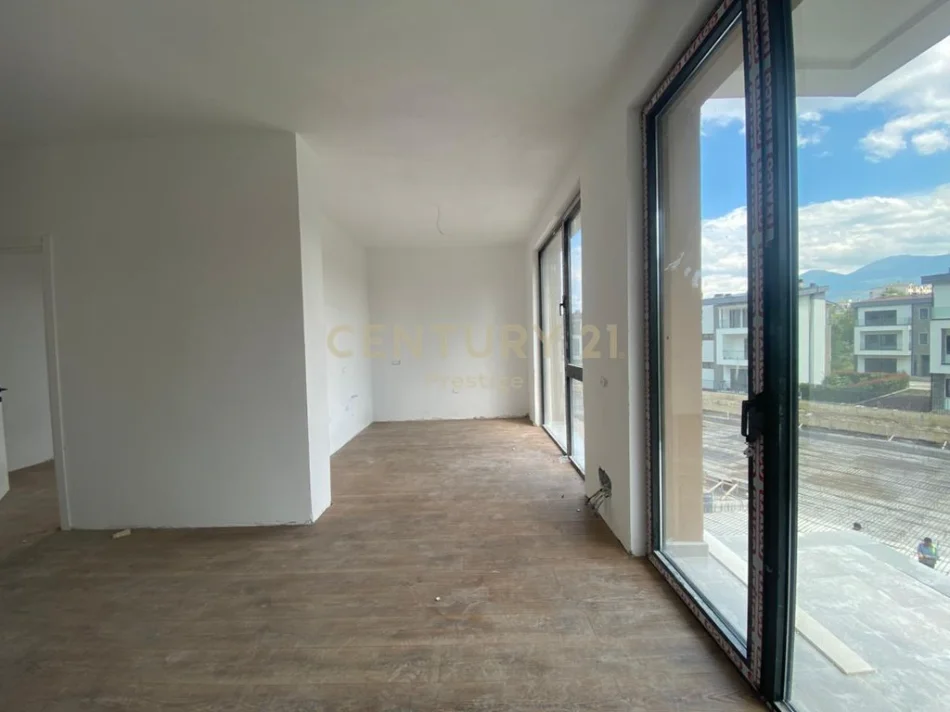 Tirane, shitet apartament 2+1 Kati 1, 109 m² 271.000 € 