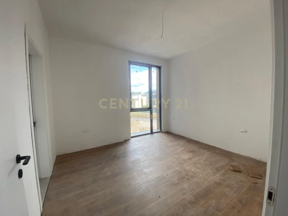 Tirane, shitet apartament 2+1 Kati 1, 109 m² 271.000 € 