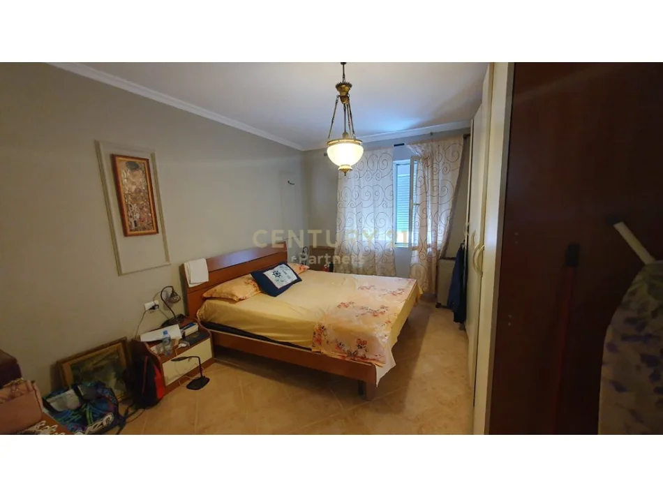 Tirane, shitet apartament 2+1 Kati 3, 115 m² 265.000 € (vasil shanto)
