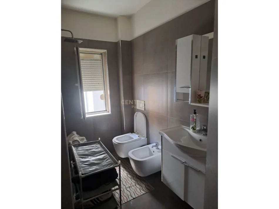 Tirane, shitet apartament 2+1 Kati 3, 115 m² 265.000 € (vasil shanto)