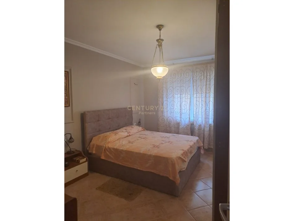 Tirane, shitet apartament 2+1 Kati 3, 115 m² 265.000 € (vasil shanto)