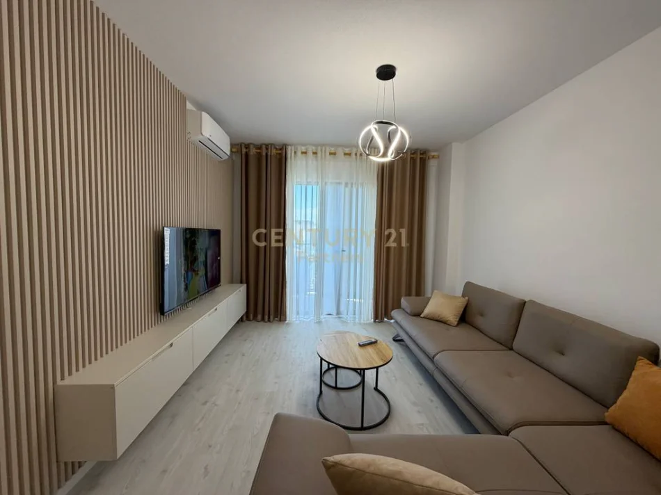 jepet me qera apartament 2+1 Kati 1, 450 € (Kombinat)
