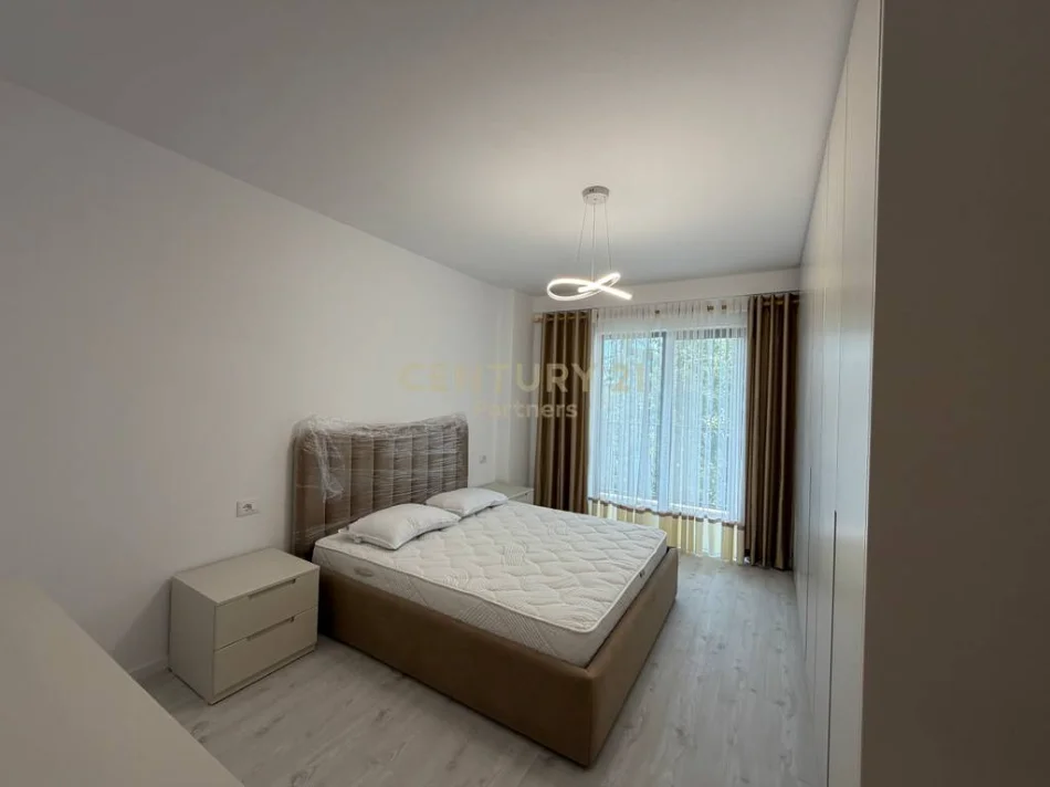 jepet me qera apartament 2+1 Kati 1, 450 € (Kombinat)