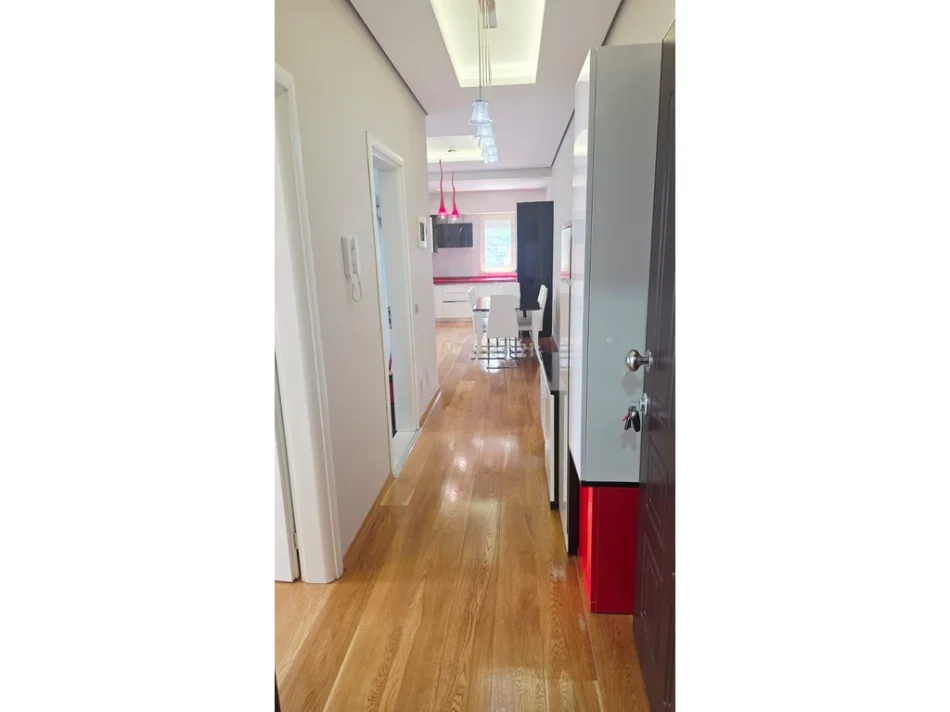 Tirane, shitet apartament 2+1+Ballkon Kati 4, 96 m² 262.000 € (kopshti botanik)