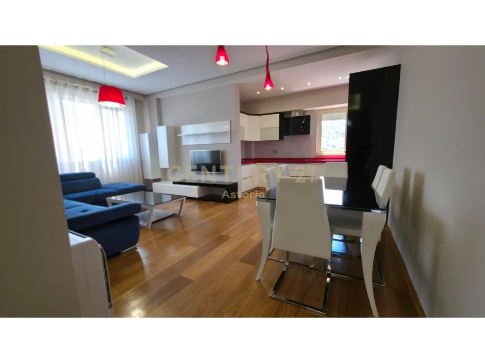 Tirane, shitet apartament 2+1+Ballkon Kati 4, 96 m² 262.000 € (kopshti botanik)
