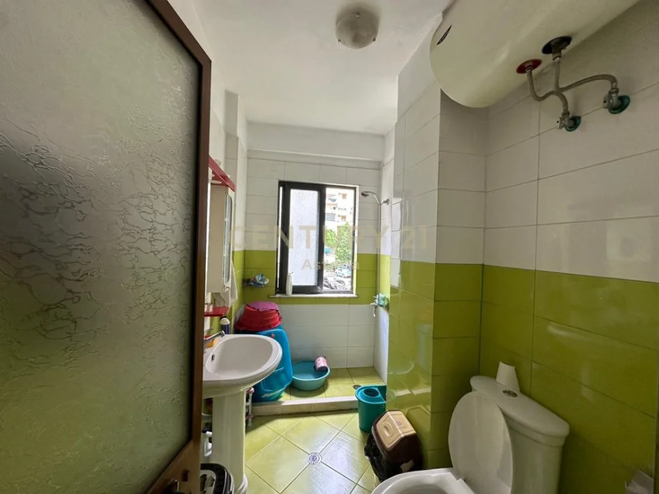 Tirane, shitet apartament 1+1+Ballkon Kati 2, 78 m² 120.000 € (yzberisht nela 6)