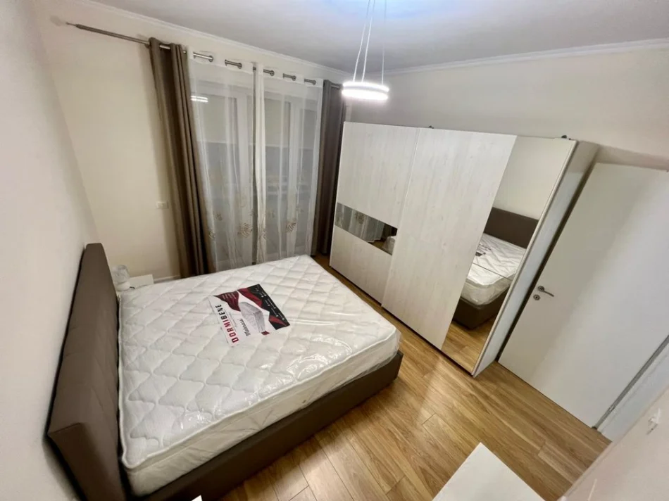 Tirane, shitet apartament 1+1+Ballkon Kati 2, 76 m² 170.000 € (liqeni i thate)
