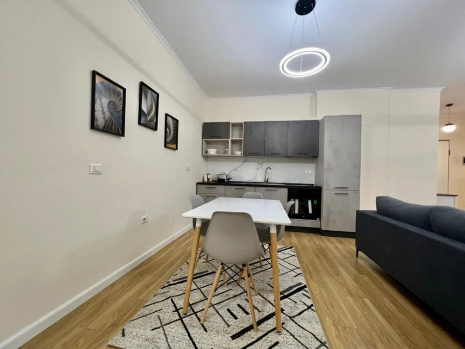Tirane, shitet apartament 1+1 Kati 2, 76 m² 170.000 € (eduart mano)