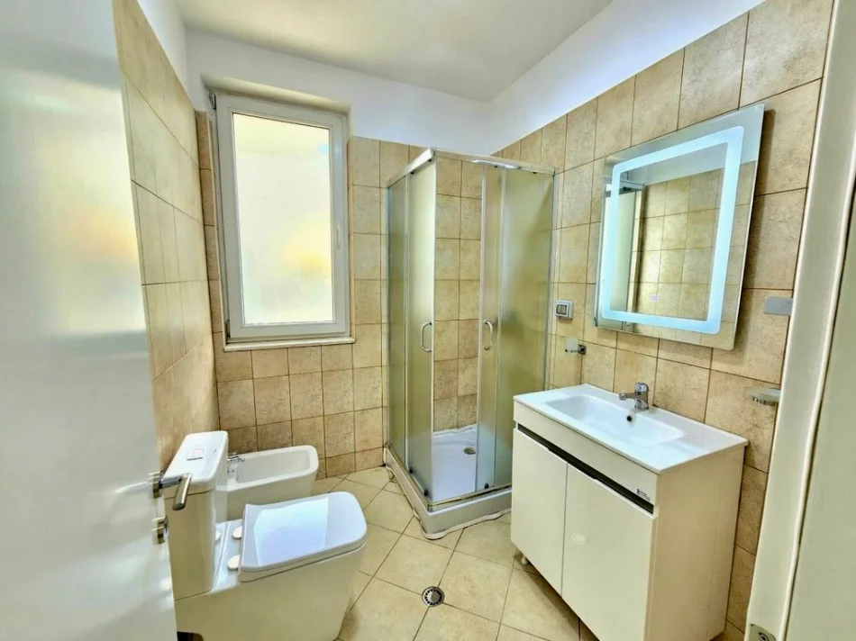 Tirane, shitet apartament 1+1 Kati 2, 76 m² 170.000 € (eduart mano)