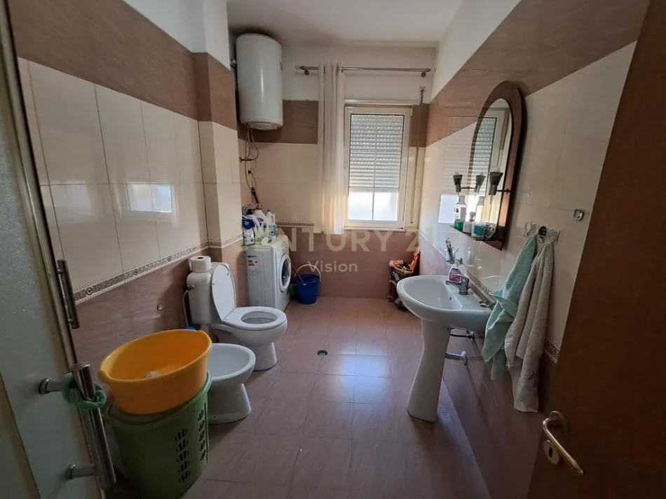 Shkoder, shitet apartament 2+1 Kati 6, 107 m² 185.000 € (Shkoder fushe cele)