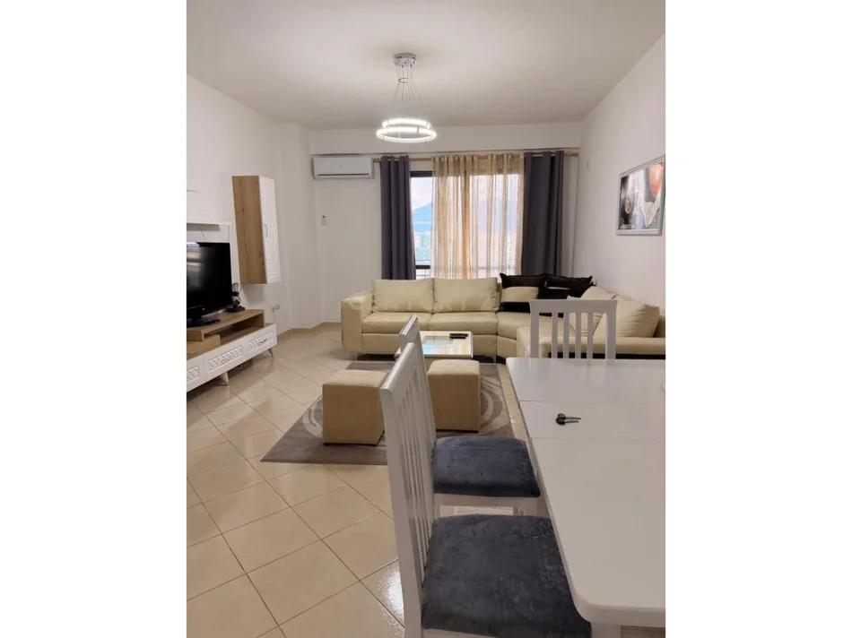 Tirane, jepet me qera apartament 2+1+Ballkon Kati 7, 100 m² 600 € 