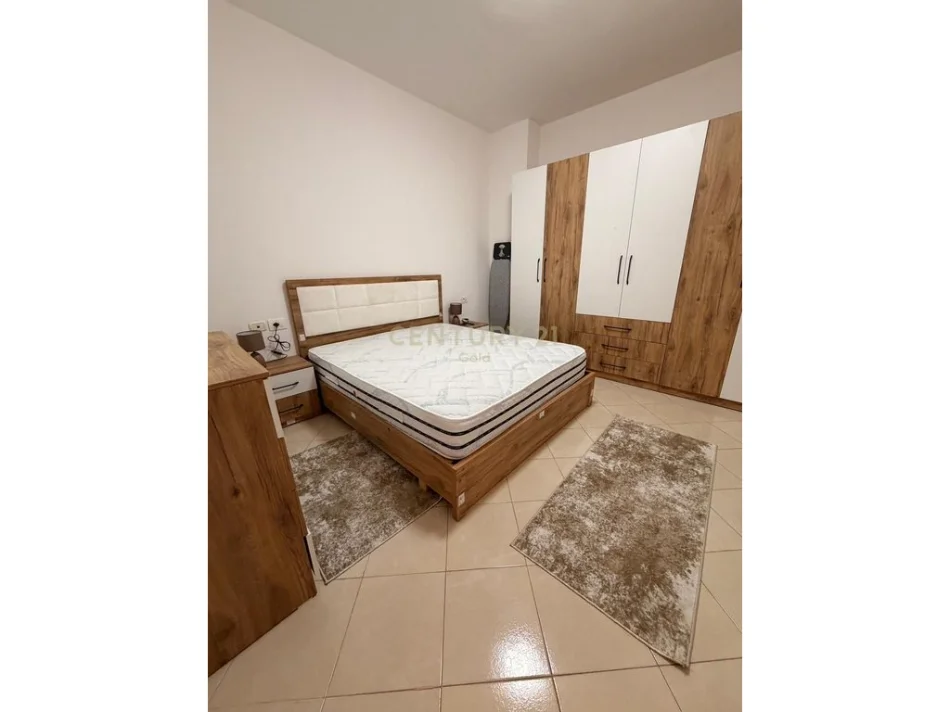 Tirane, jepet me qera apartament 2+1+Ballkon Kati 7, 100 m² 600 € 