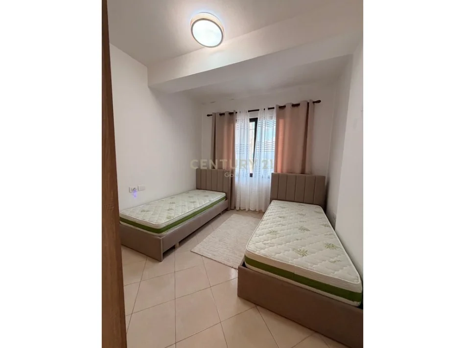 Tirane, jepet me qera apartament 2+1+Ballkon Kati 7, 100 m² 600 € 