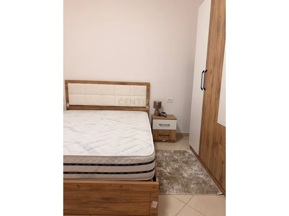 Tirane, jepet me qera apartament 2+1+Ballkon Kati 7, 100 m² 600 € 
