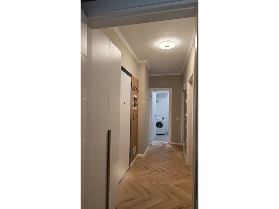 Tirane, jepet me qera apartament 2+1 Kati 8, 90 m² 550 € (pranë Qendrës Tregtare QTU, Tiranë)