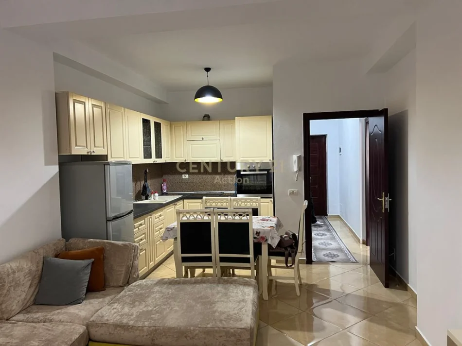 Tirane, jepet me qera apartament 1+1 Kati 6, 69 m² 450 € (astir)