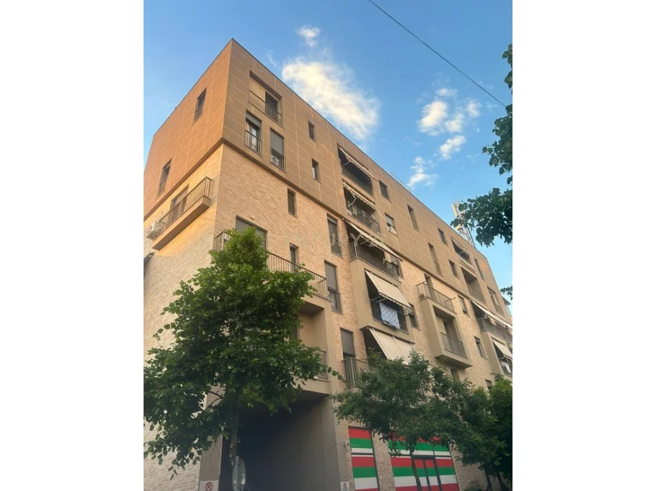 Tirane, shitet apartament 1+1 Kati 2, 54 m² 120.000 € (Oxhak)