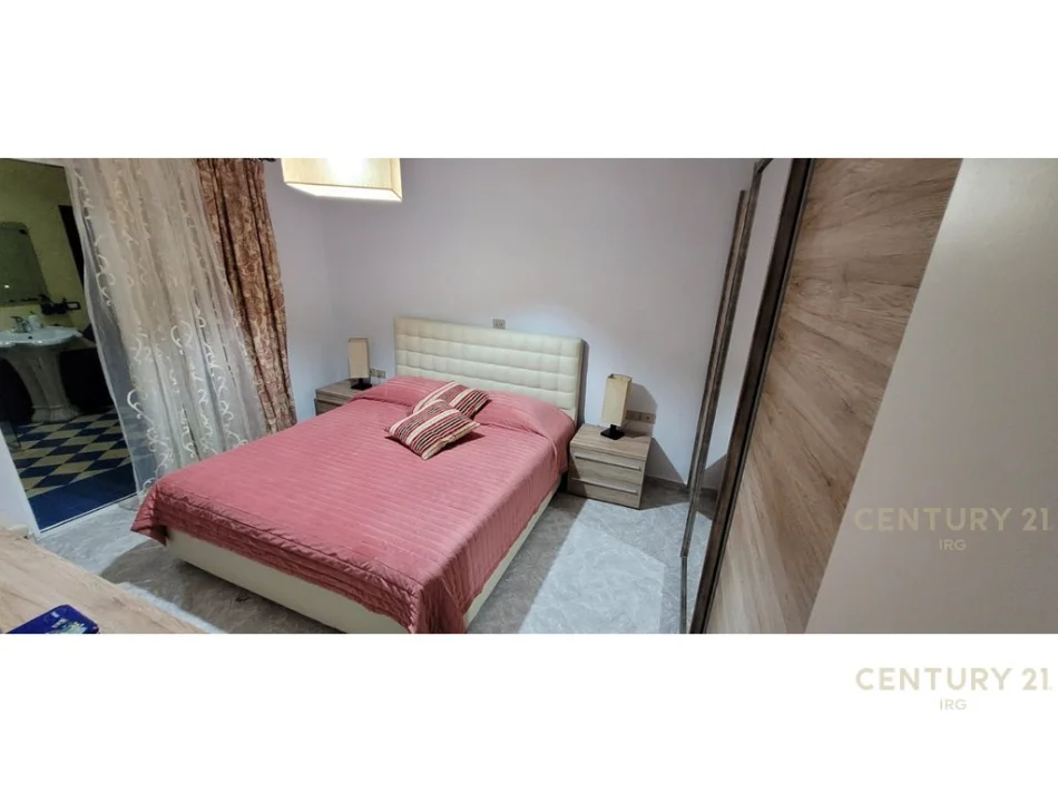 Tirane, jepet me qera apartament 2+1+Aneks+Ballkon Kati 1, 700 m² 700 € (tek Stadiumi Dinamo)