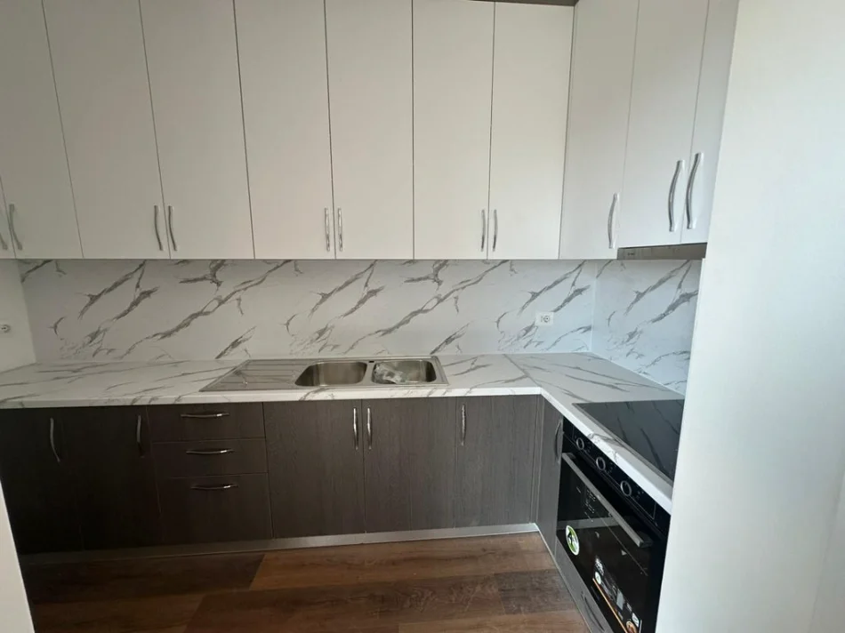 Tirane, jepet me qera apartament 2+1+Aneks+Ballkon Kati 7, 118 m² 700 € (në Kompleksin “Akses Tirana”)