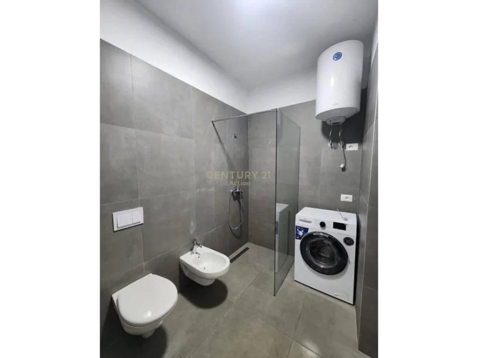 Tirane, jepet me qera apartament 1+1+Ballkon Kati 11, 63 m² 550 € 