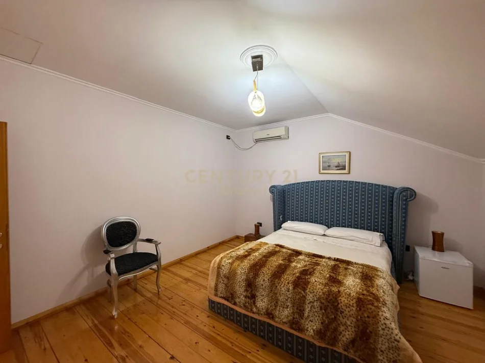 Tirane, jepet me qera Vile 2+1+Ballkon Kati 3, 225 m² 1.100 € (selite)