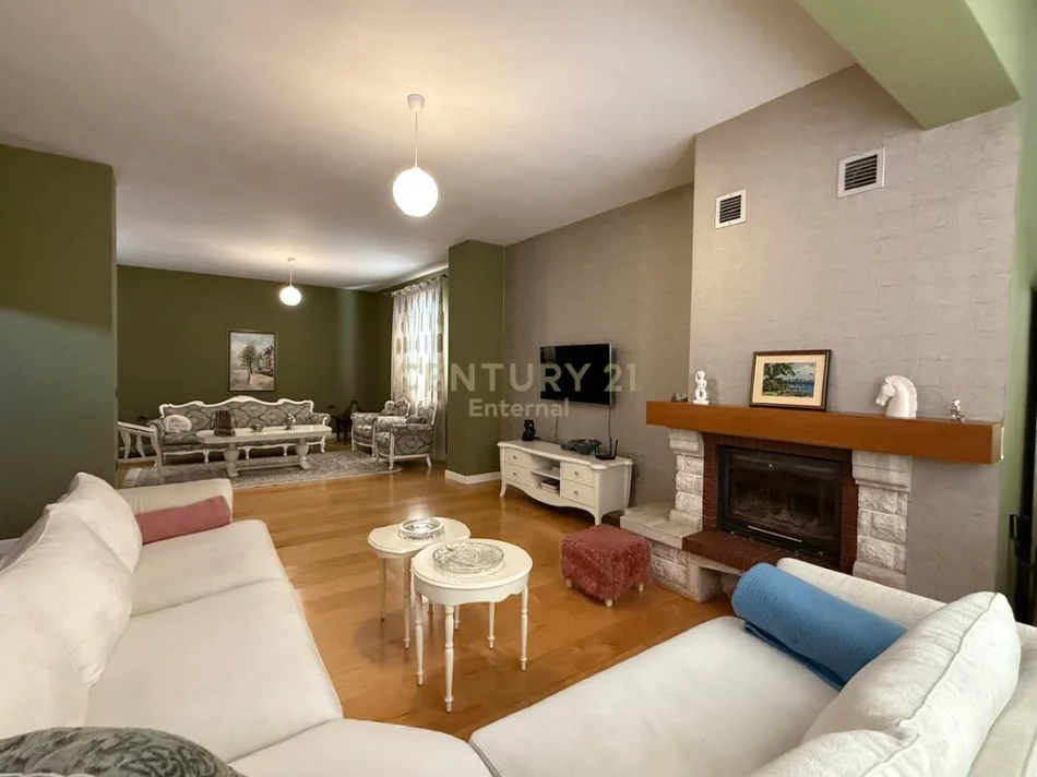 Tirane, jepet me qera Vile 2+1+Ballkon Kati 3, 225 m² 1.100 € (selite)