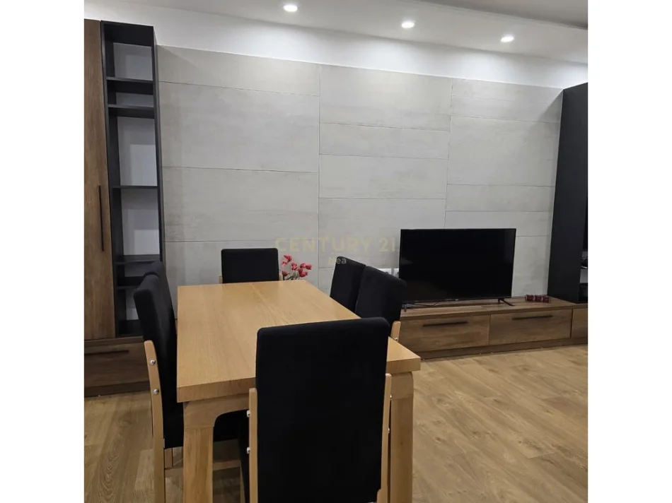 Tirane, jepet me qera apartament 2+1 Kati 6, 116 m² 750 € (Irfan Tomini)