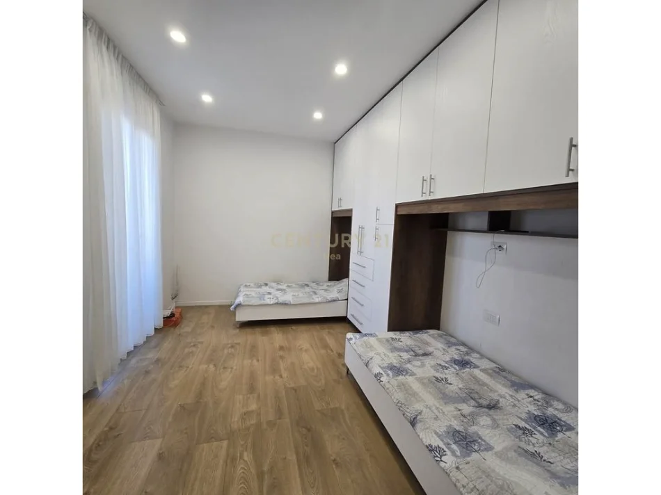 Tirane, jepet me qera apartament 2+1 Kati 6, 116 m² 750 € (Irfan Tomini)