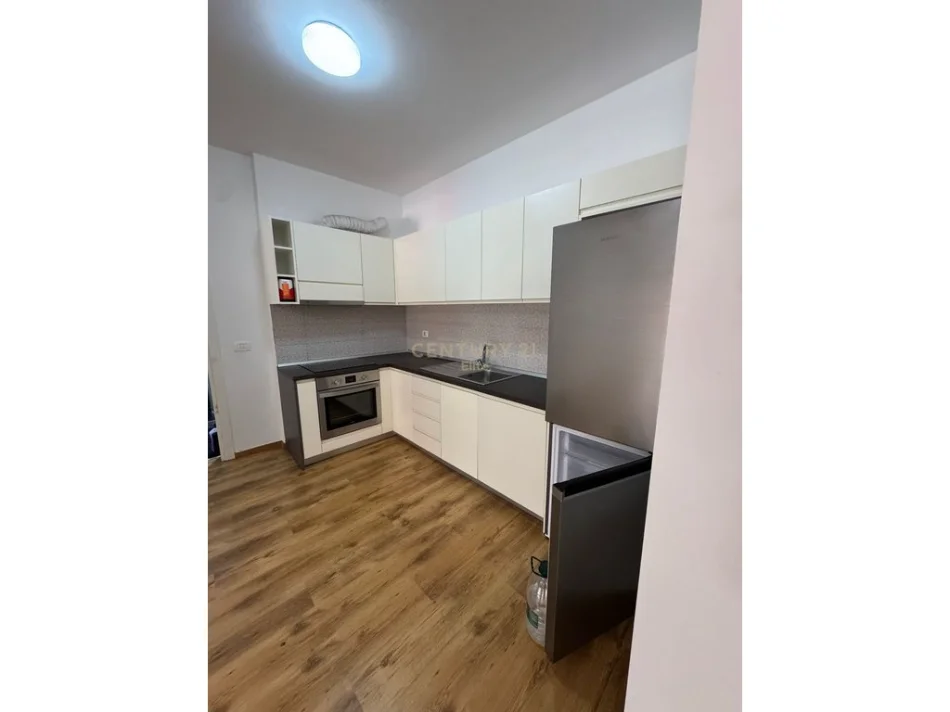 Tirane, jepet me qera apartament 1+1 Kati 3, 70 m² 650 € (Delijorgji)