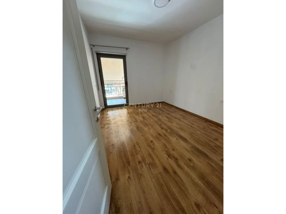 Tirane, jepet me qera apartament 1+1 Kati 3, 70 m² 650 € (Delijorgji)