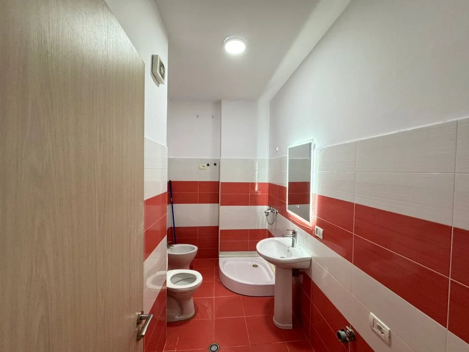 Tirane, shitet apartament 2+1+Aneks+Ballkon, Kati 8, 104 m² 692,542,669 € (teodor keko)