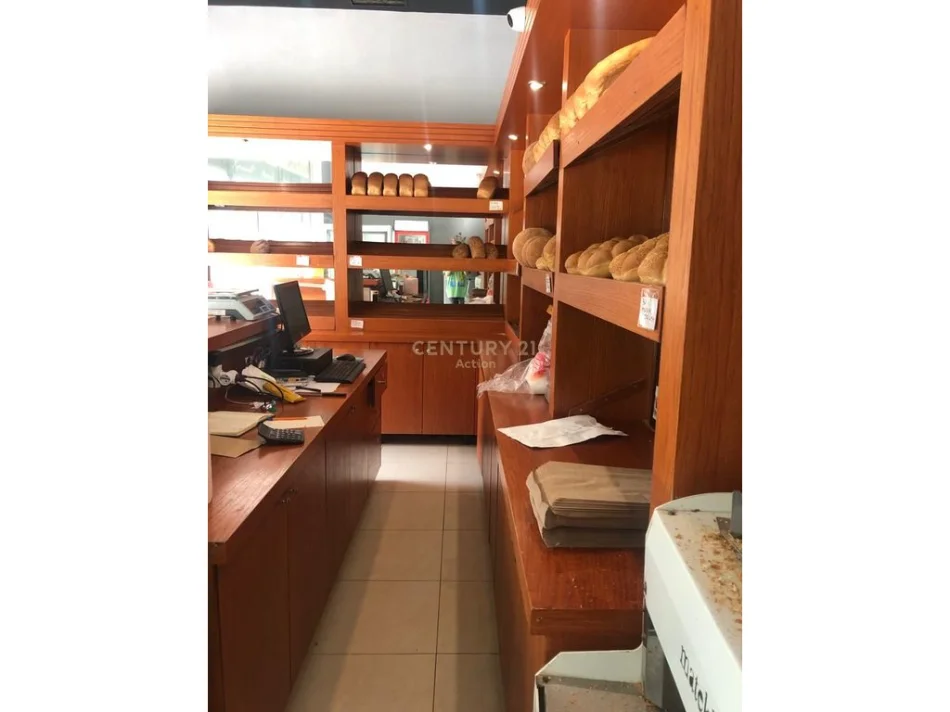 Shqiperi, shitet dyqan Kati 0, 57 m² 110.000 € (Yzberisht)