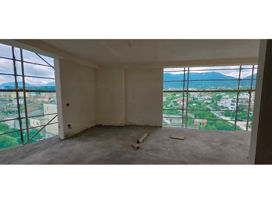 Tirane, shitet apartament Kati 6, 111.000 € 