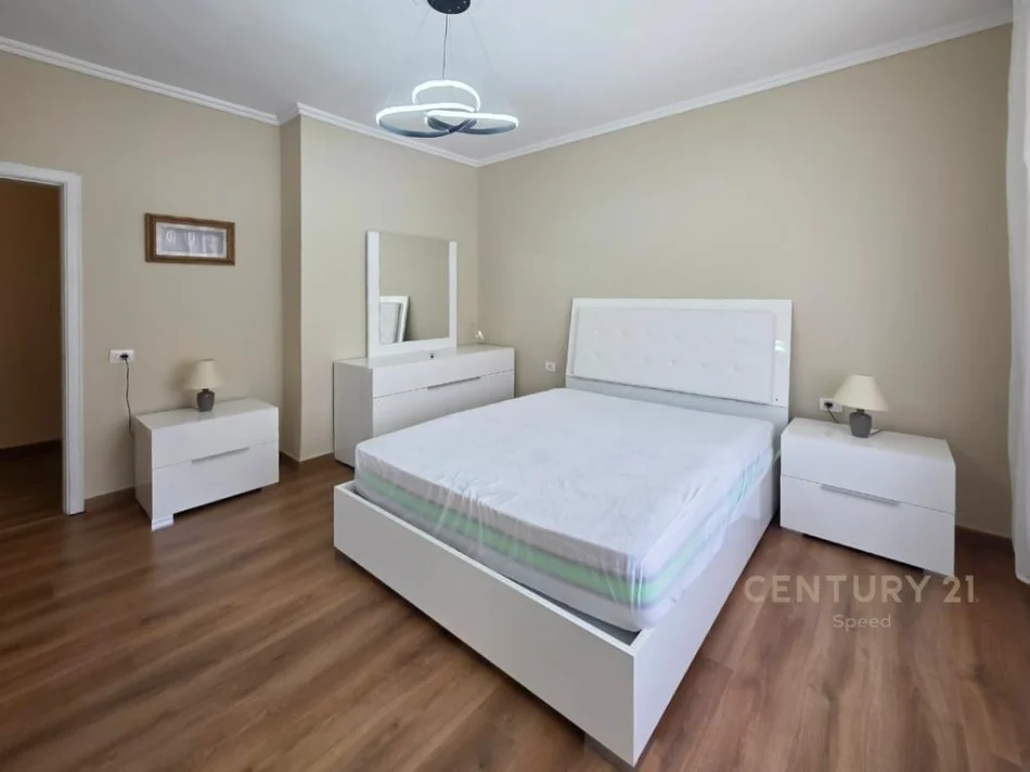 Tirane, jepet me qera apartament 2+1 Kati 3, 96 m² 1.000 € (Luigj Gurakuqi)
