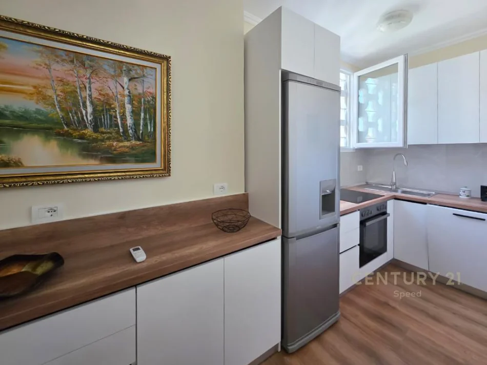 Tirane, jepet me qera apartament 2+1 Kati 3, 96 m² 1.000 € (Luigj Gurakuqi)