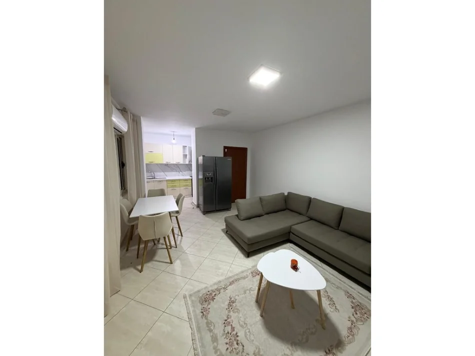 Tirane, jepet me qera apartament 2+1 Kati 7, 112 m² 700 € 