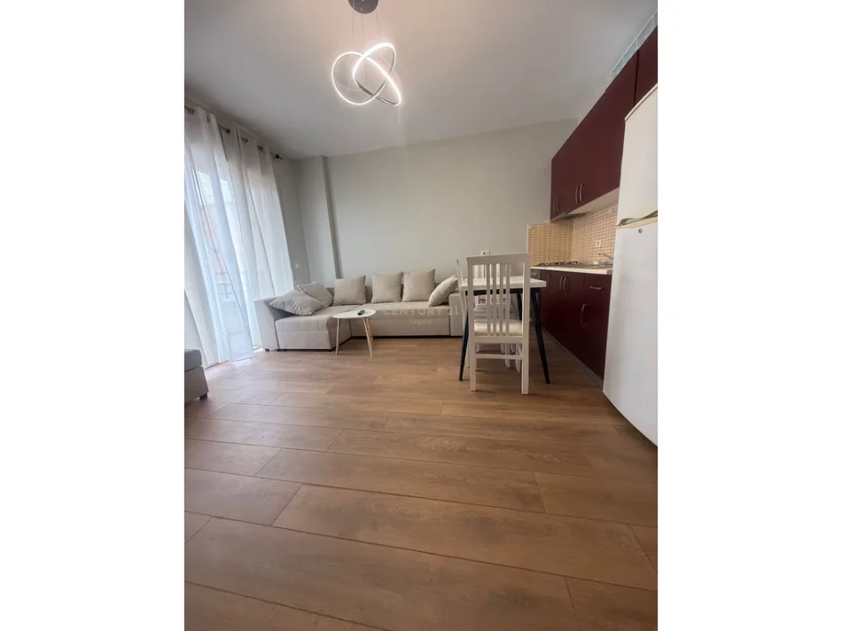 Tirane, jepet me qera apartament 1+1 Kati 5, 65 m² 65 € (Fresk)