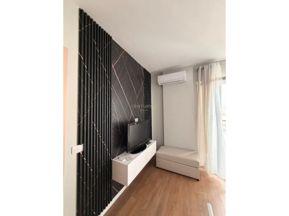 Tirane, jepet me qera apartament 1+1 Kati 5, 65 m² 65 € (Fresk)