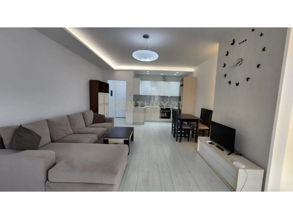 Tirane, jepet me qera apartament 2+1 Kati 5, 100 m² 700 € (Shkolla e Baletit)