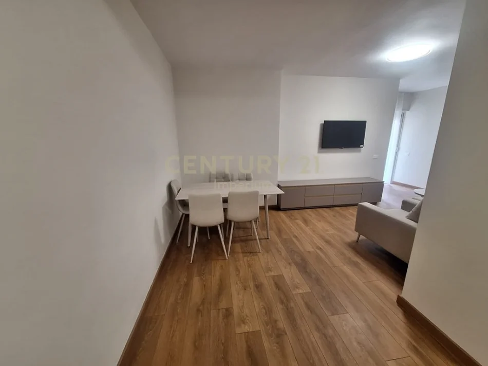 Tirane, jepet me qera apartament 1+1 Kati 1, 57 m² 600 € (don bosko)