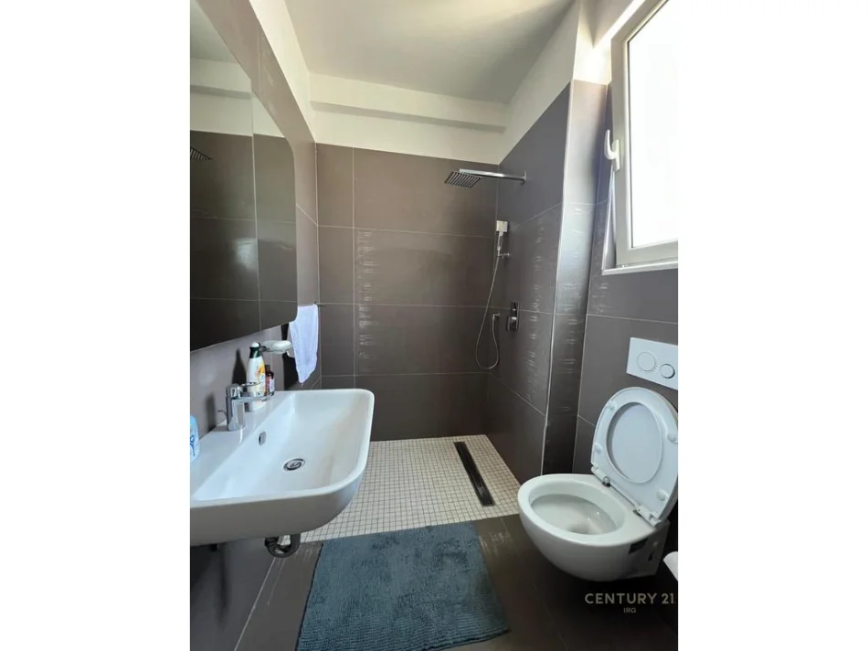 Tirane, jepet me qera apartament 2+1 Kati 6, 82 m² 550 € (5 Maji)